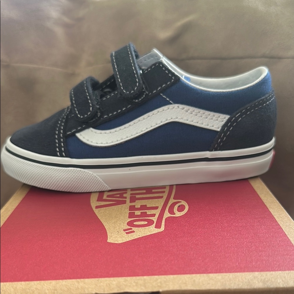 Vans Kids Navy and White Velcro Old Skool Sneakers